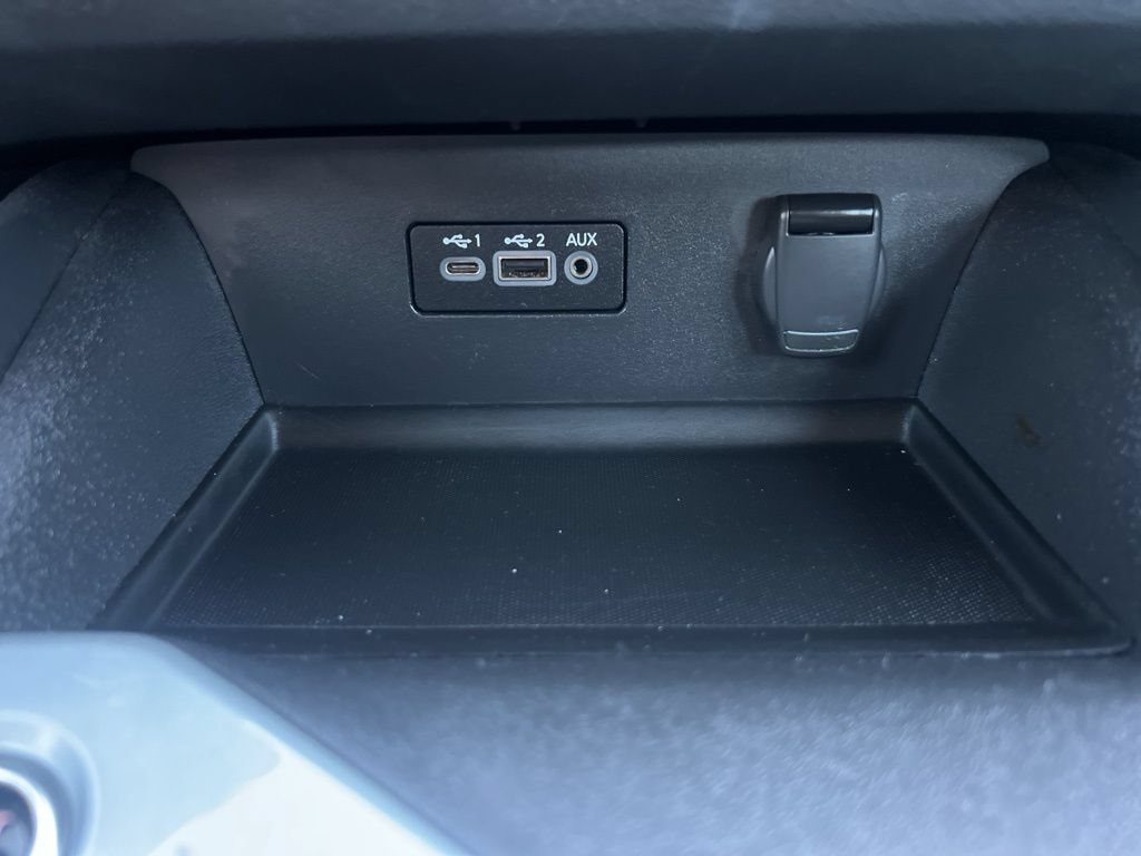 Used 2025 Nissan Altima 2.5 SV FWD image 44