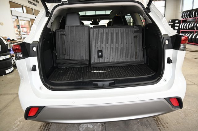 Used 2022 Toyota Highlander Platinum image 33