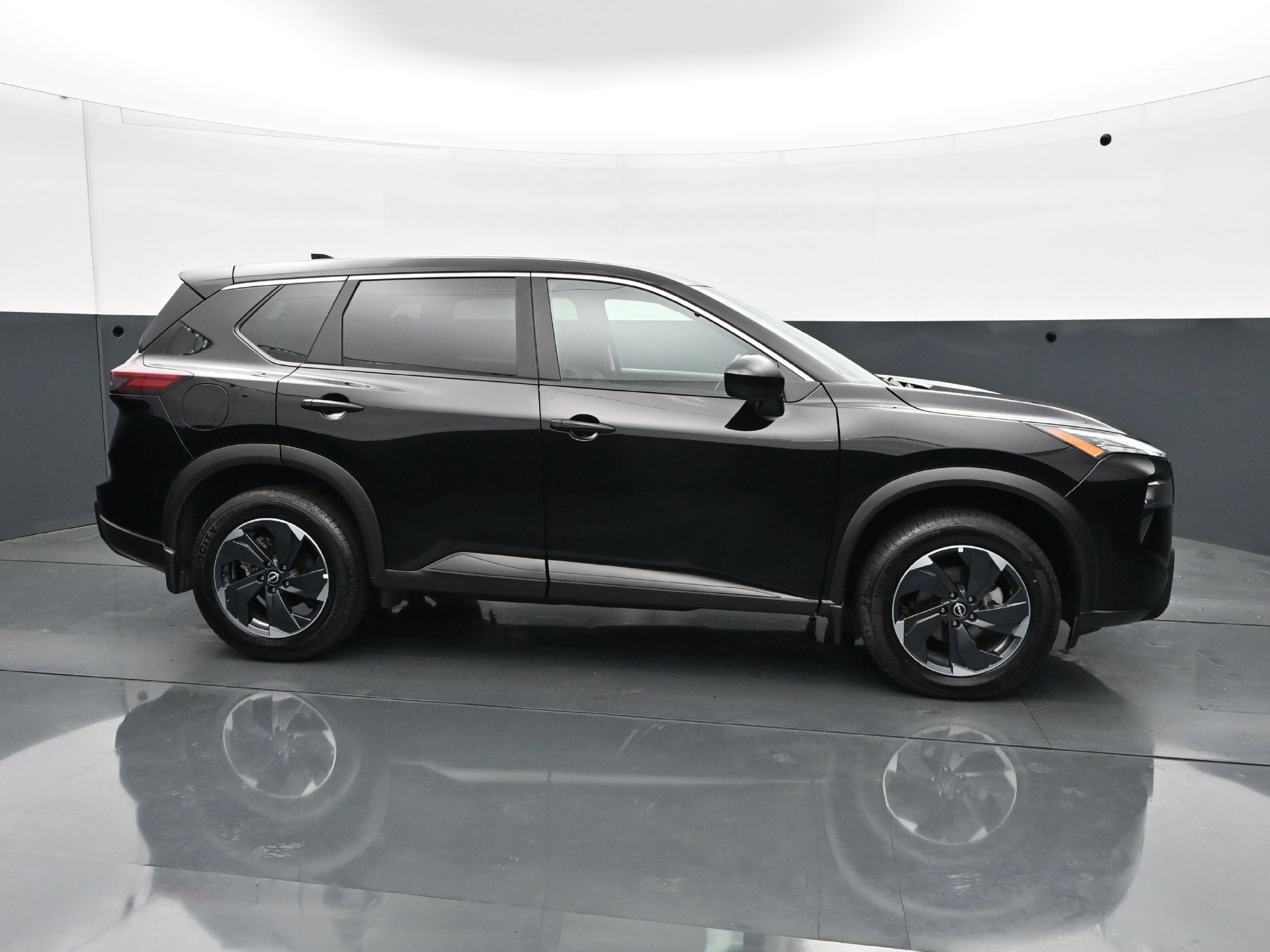 Used 2026 Nissan Rogue SV AWD/4WD image 8