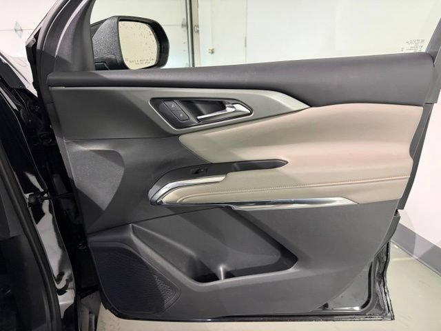 Certified 2026 Chevrolet Traverse LT w/ Driver Confidence Package FWD image 29