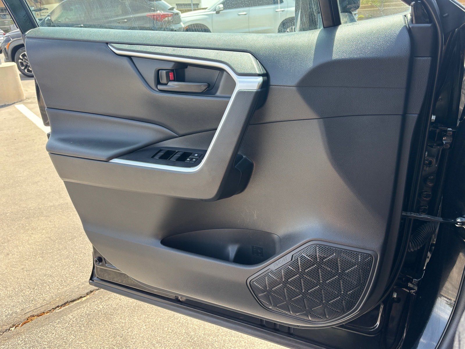 Used 2023 Toyota RAV4 LE AWD/4WD image 11