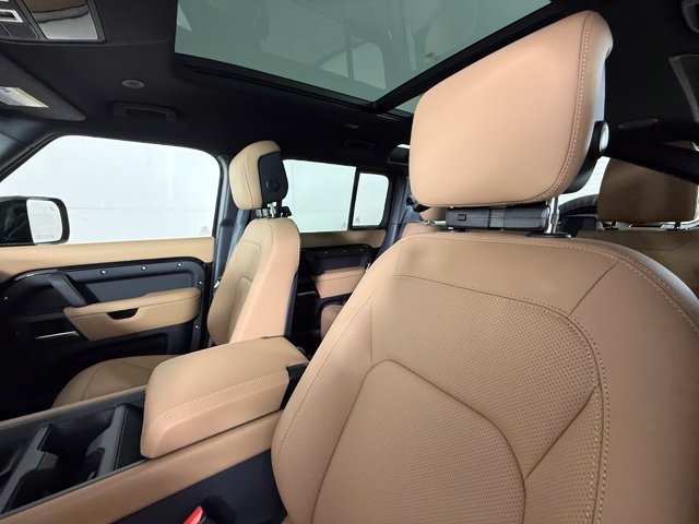 New 2026 Land Rover Defender 110 X-Dynamic SE AWD/4WD image 5