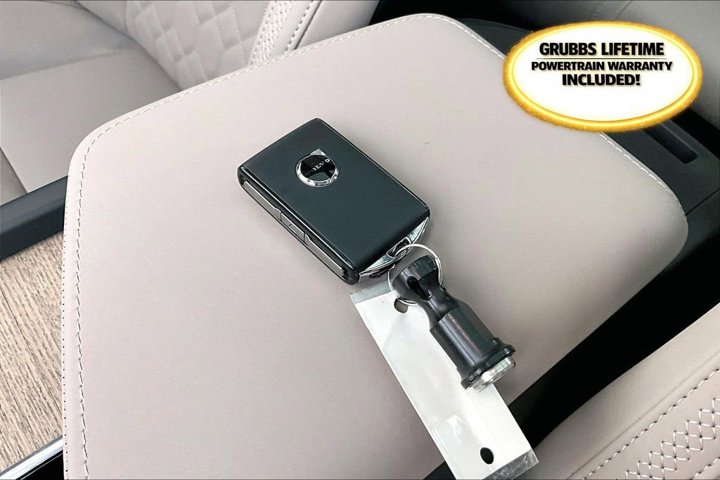 New 2026 Volvo XC60 B5 Plus w/ Protection Package Premier image 33