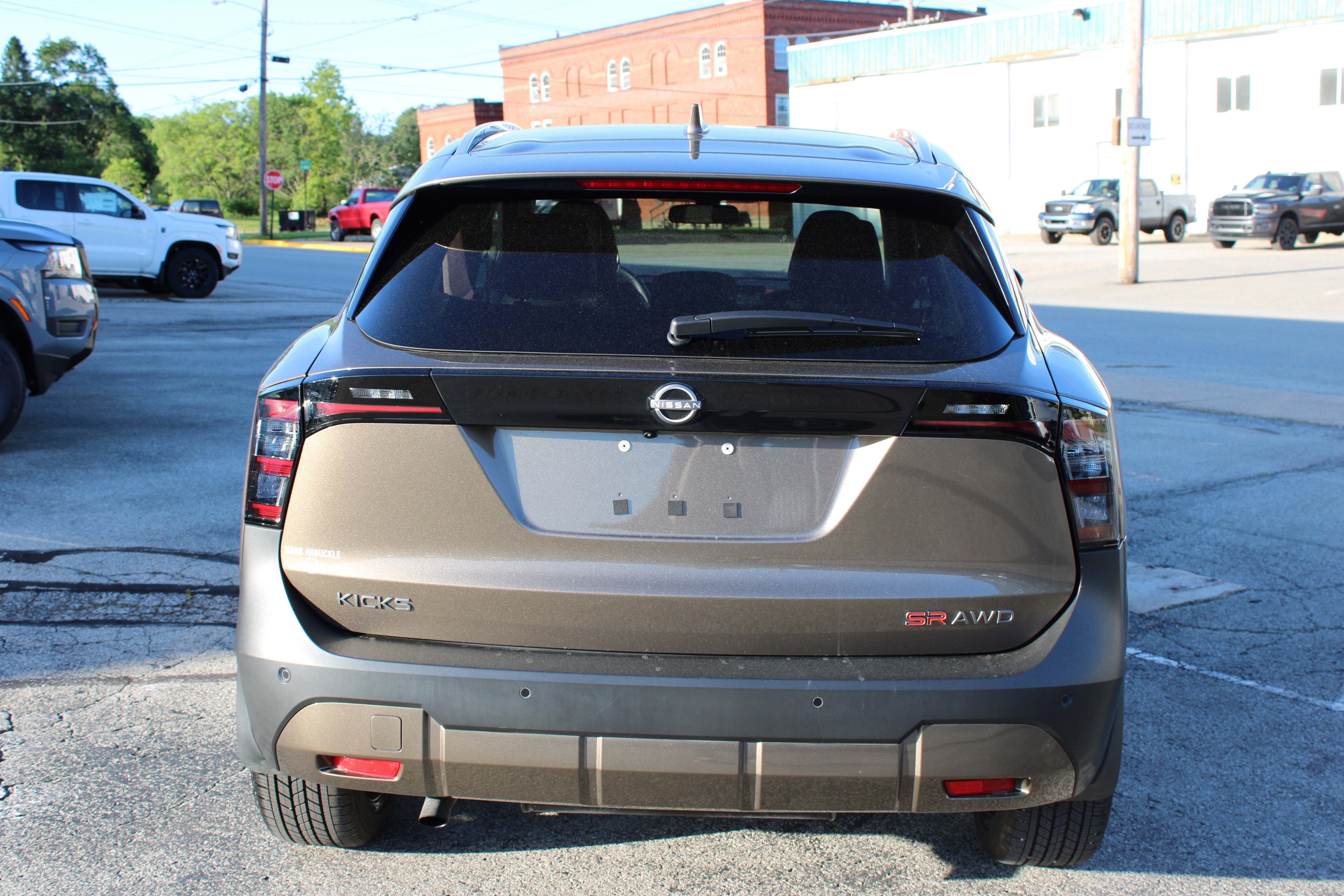 Certified 2025 Nissan Kicks SR w/ SR Premium Package AWD/4WD image 4