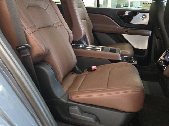 Used 2025 Lincoln Aviator Reserve w/ Equipment Group 201A AWD/4WD image 8