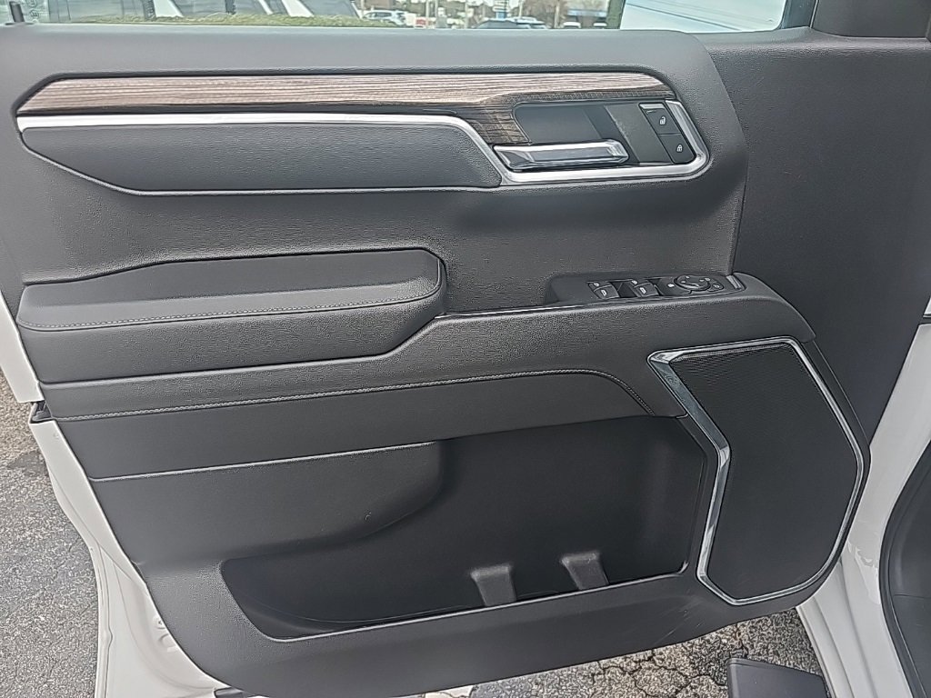 Used 2022 Chevrolet Silverado 1500 LT image 8