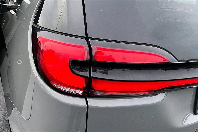 Used 2022 Chrysler Pacifica Touring-L w/ Uconnect Theater Family Group image 31