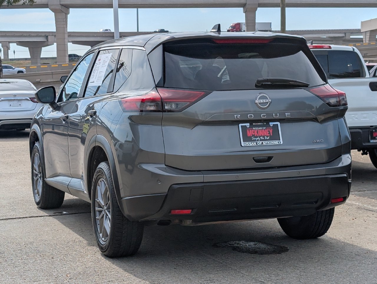 Used 2024 Nissan Rogue S AWD/4WD image 4