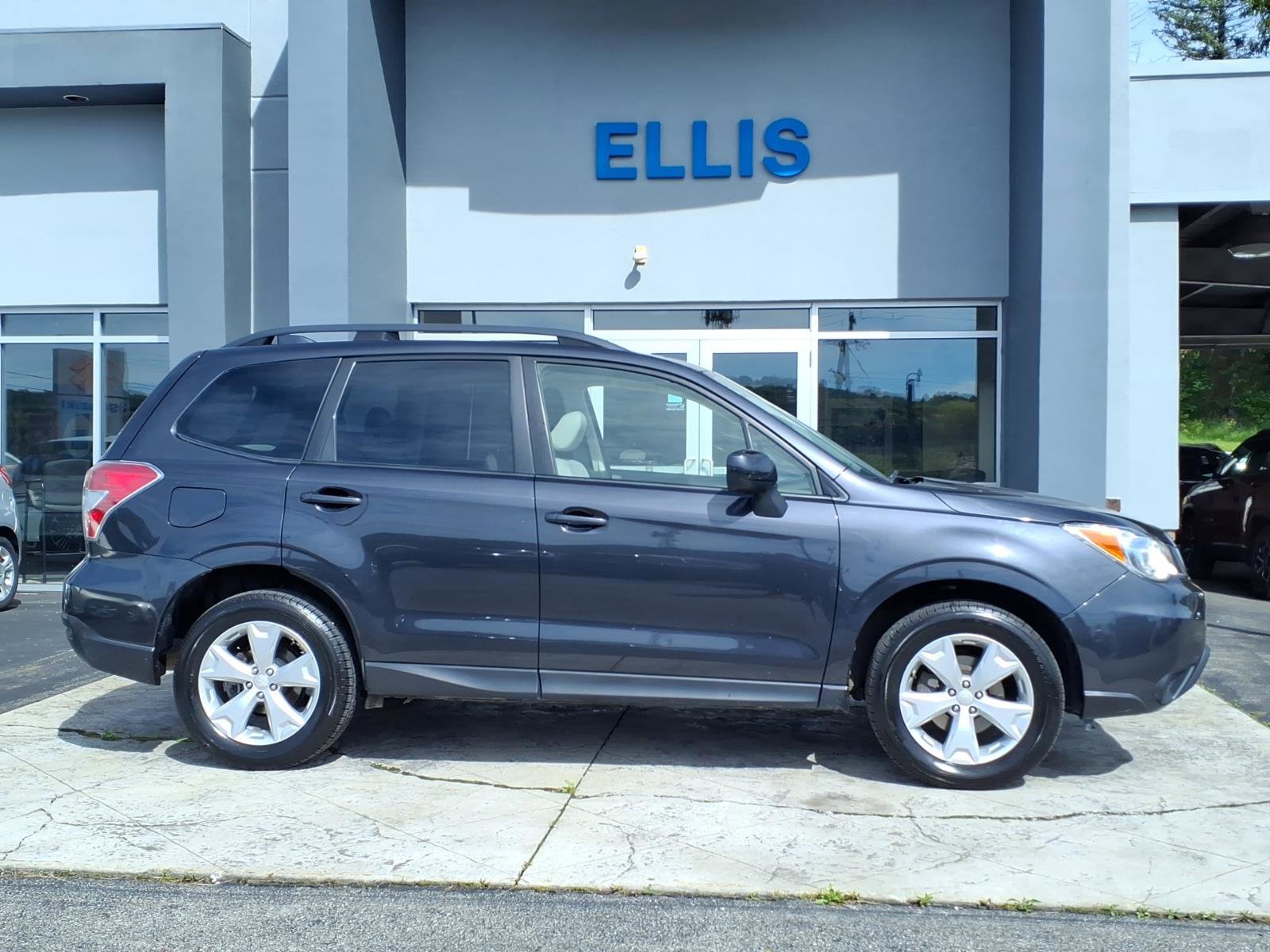 Used 2016 Subaru Forester 2.5i Premium w/ Popular Package #2 AWD/4WD image 2
