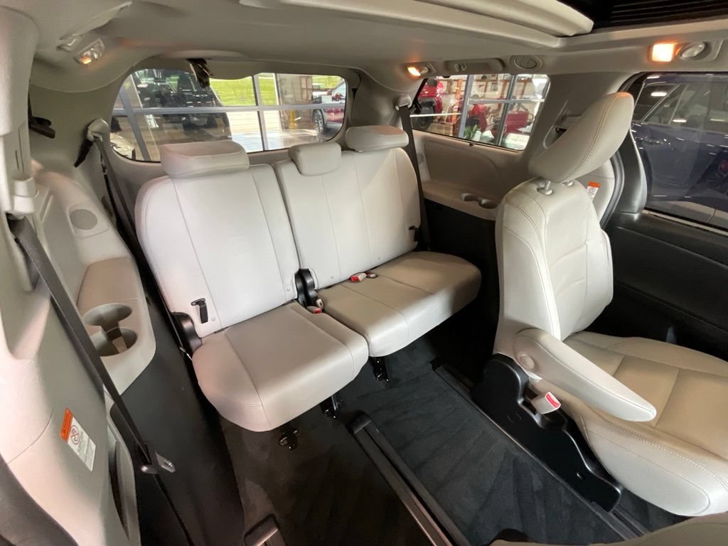 Used 2018 Toyota Sienna Limited Premium AWD/4WD image 21