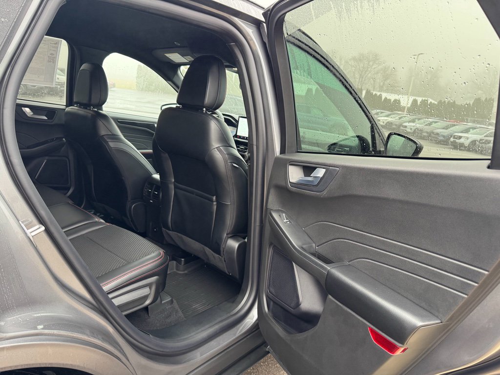 Used 2024 Ford Escape ST-Line w/ Tech Pack #1 AWD/4WD image 17