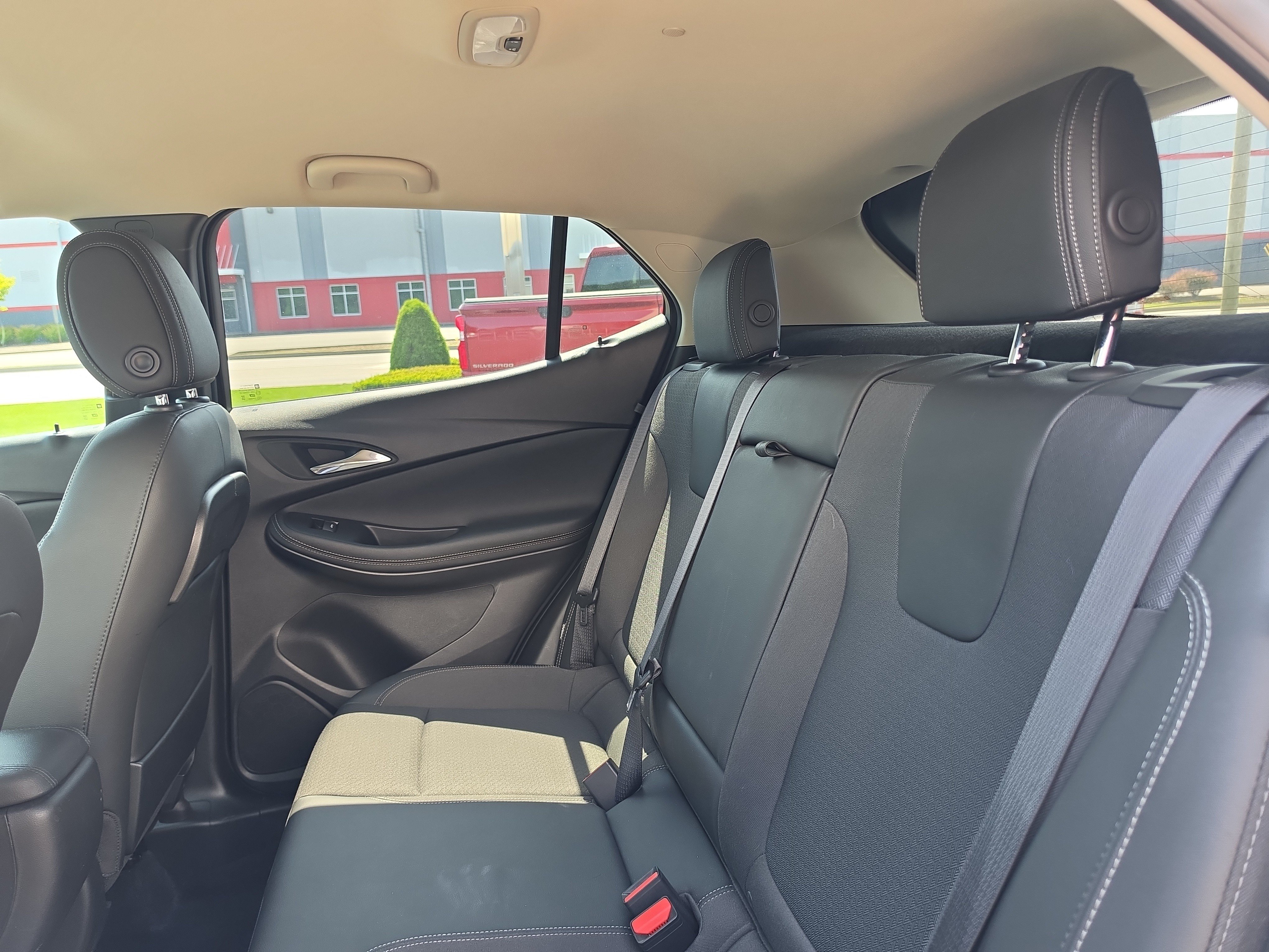Used 2022 Buick Encore GX Select AWD/4WD image 14