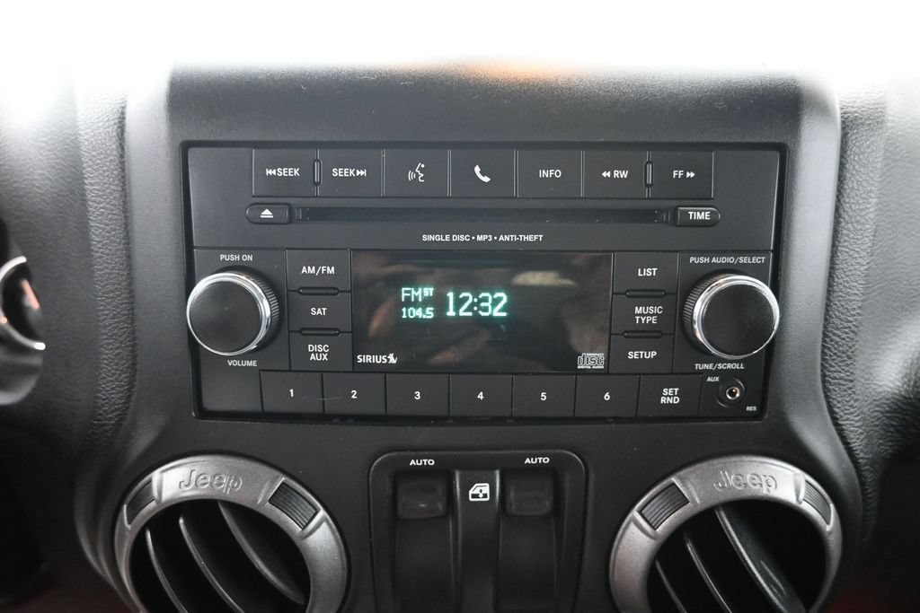 Used 2015 Jeep Wrangler Sport AWD/4WD image 12
