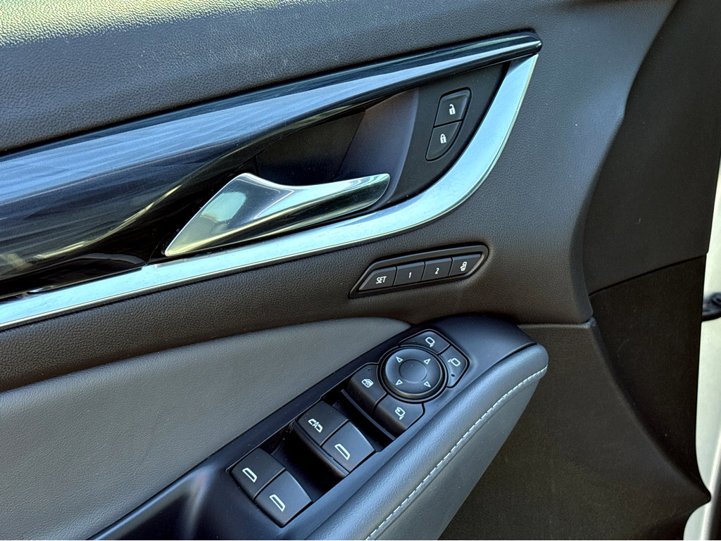 Used 2022 Buick Enclave Premium image 24