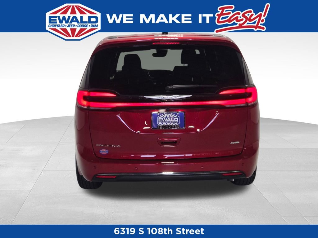 New 2026 Chrysler Pacifica Select AWD/4WD image 18