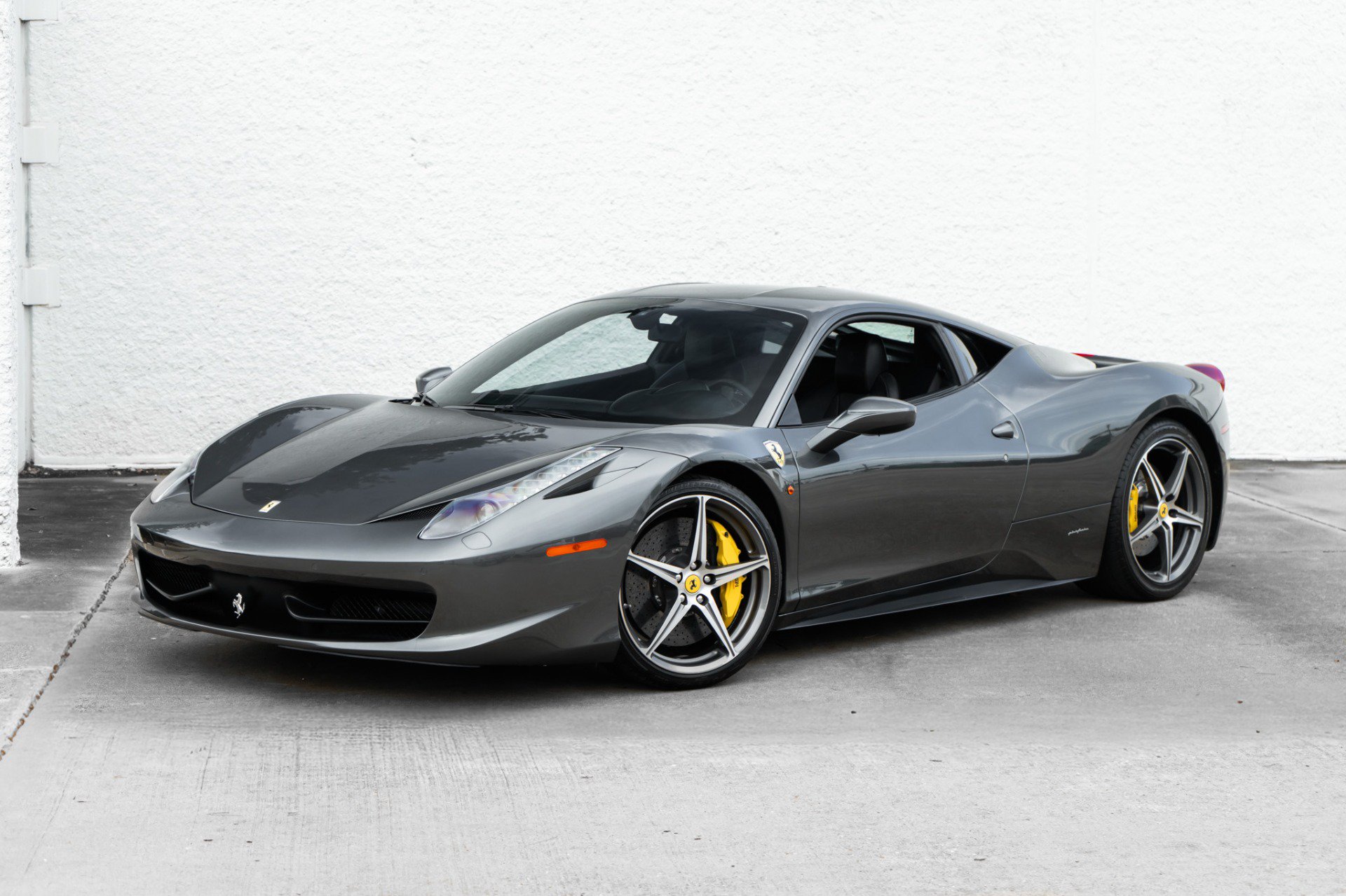 Used 2013 Ferrari 458 Italia Coupe RWD image 1