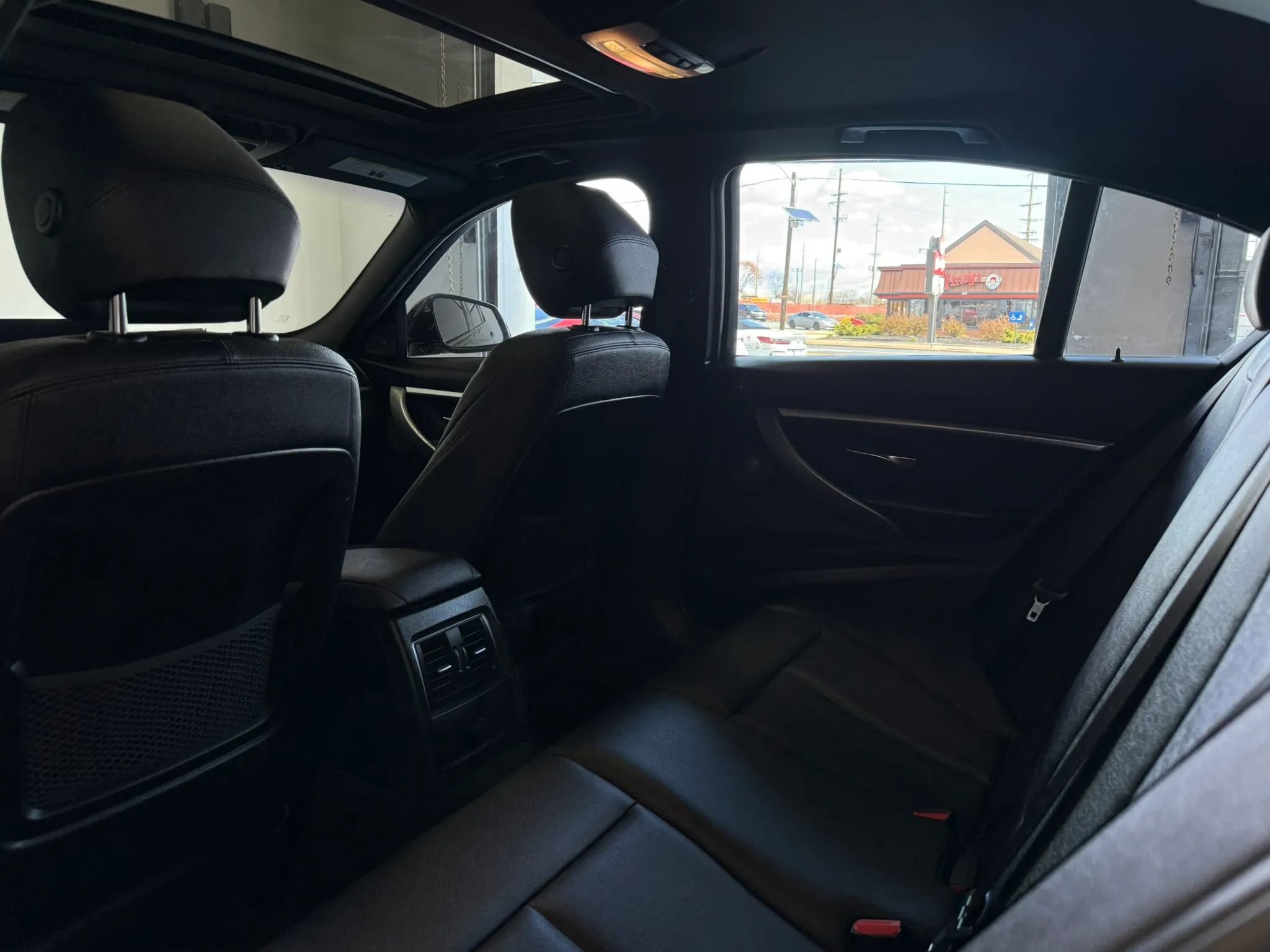 Used 2018 BMW 340i Sedan w/ Track Handling Package image 29