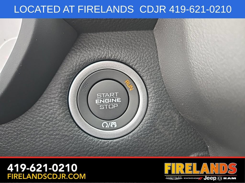 New 2026 RAM 1500 4x4 Crew Cab image 21