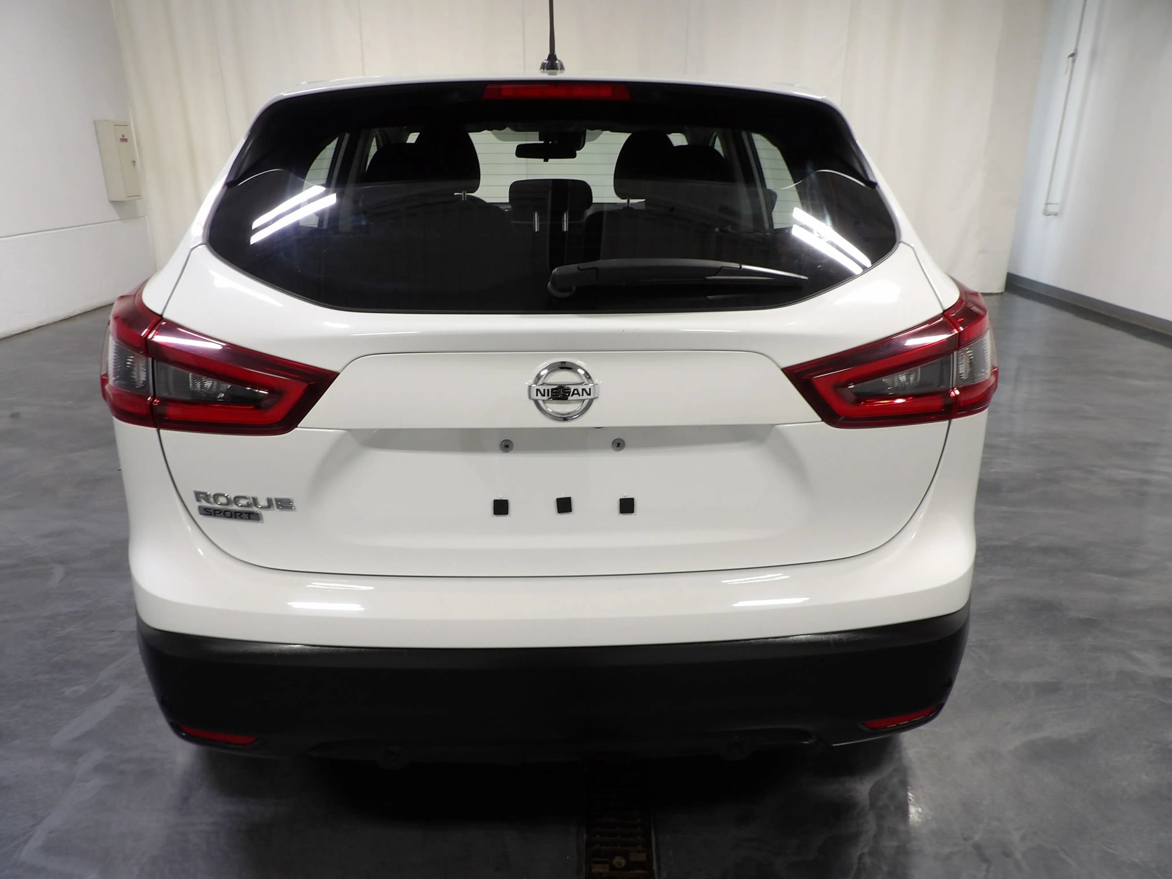 Used 2022 Nissan Rogue Sport S FWD image 5