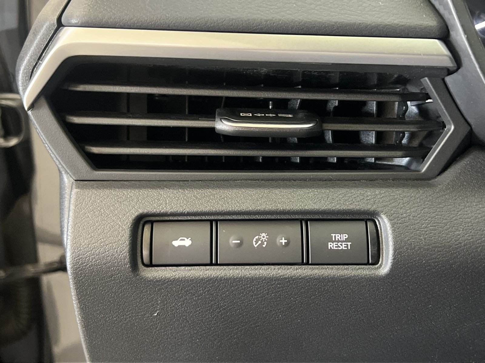 Used 2020 Nissan Altima 2.5 S FWD image 37