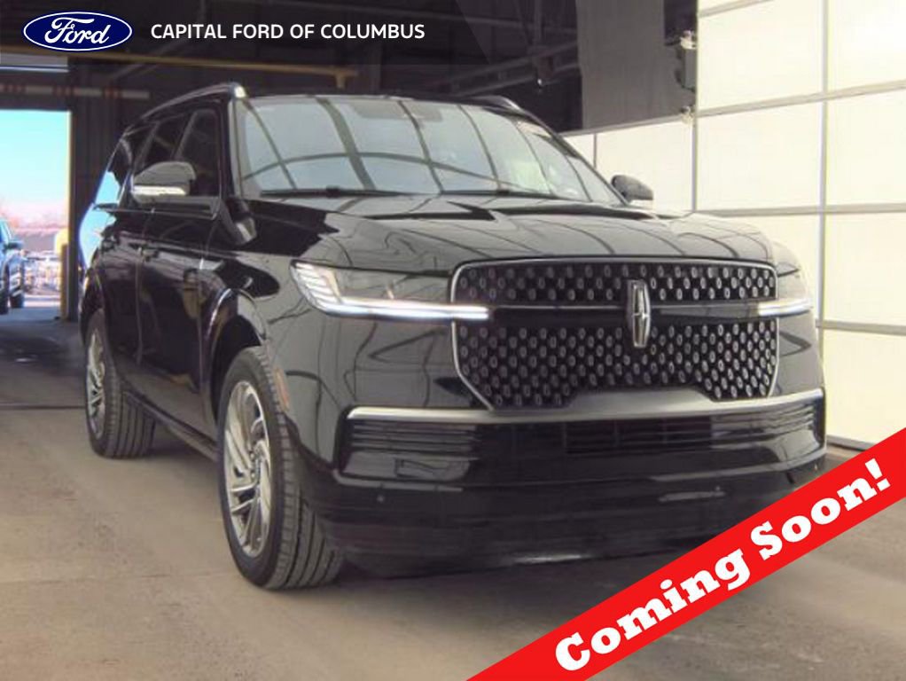Used 2025 Lincoln Navigator Reserve image 1