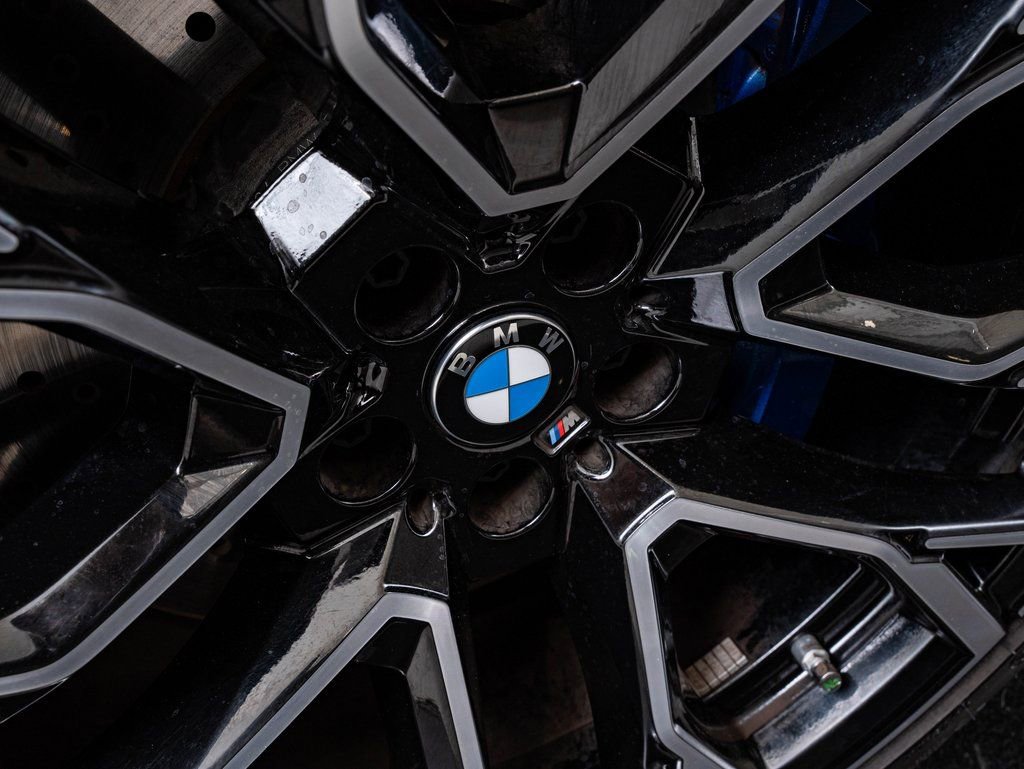 Used 2025 BMW X6 M Competition w/ Executive Package image 8