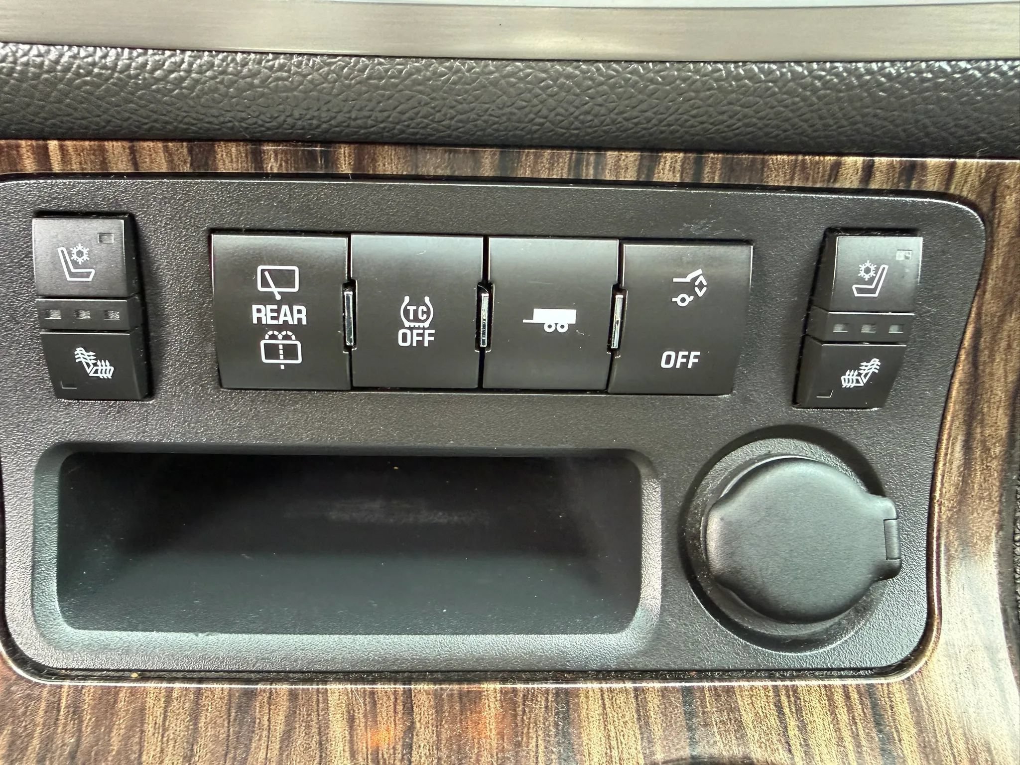 Used 2014 GMC Acadia Denali AWD/4WD image 25
