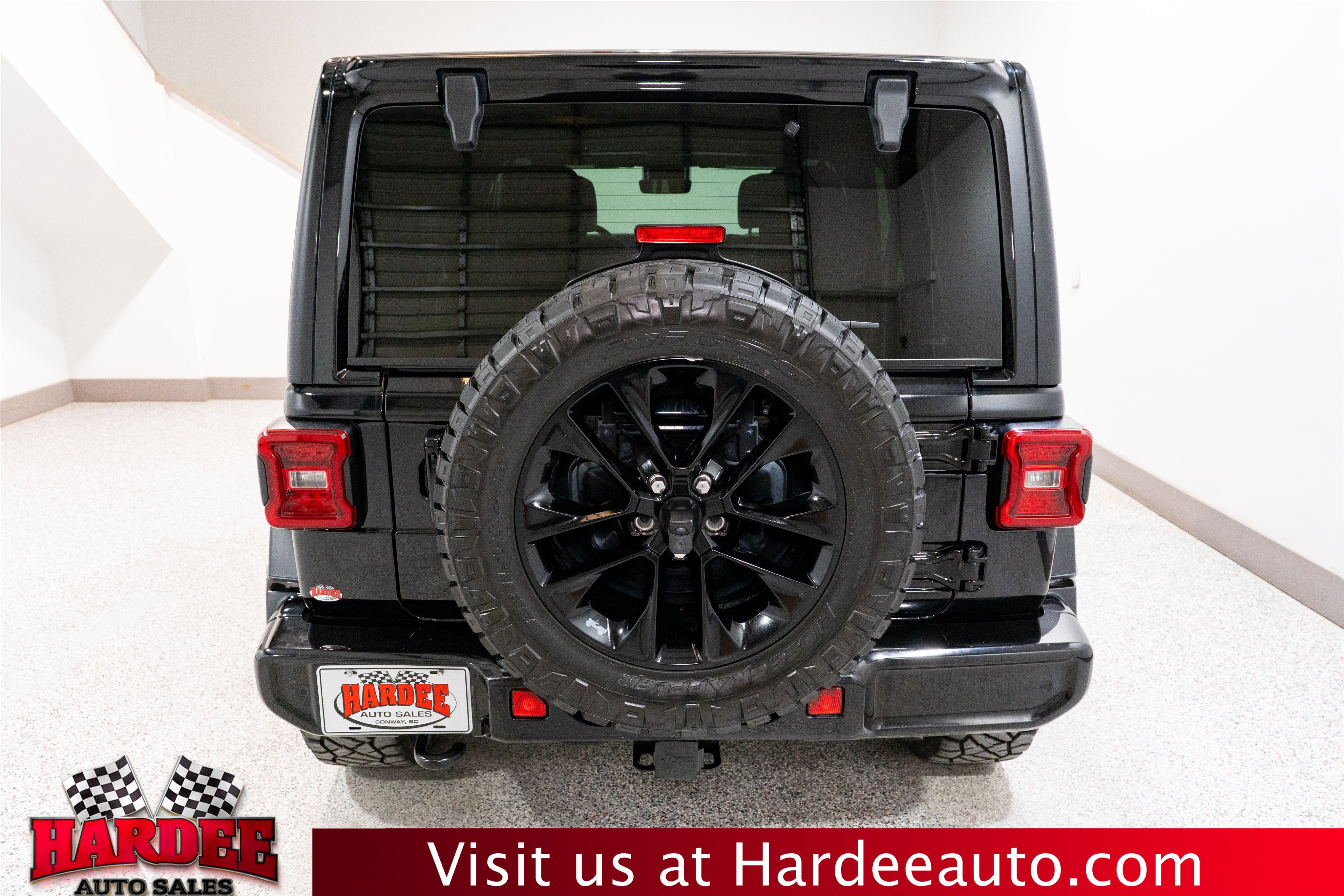 Used 2021 Jeep Wrangler Unlimited Sahara AWD/4WD image 4