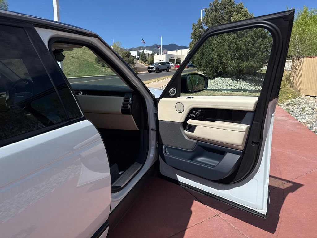 Used 2020 Land Rover Range Rover HSE AWD/4WD image 29