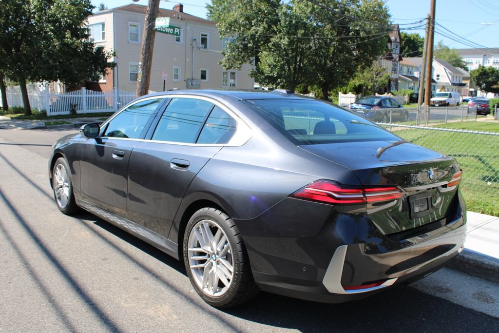 Used 2025 BMW 530i RWD image 7