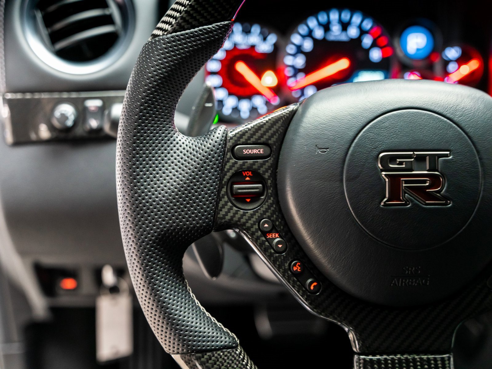 Used 2015 Nissan GT-R Premium image 41