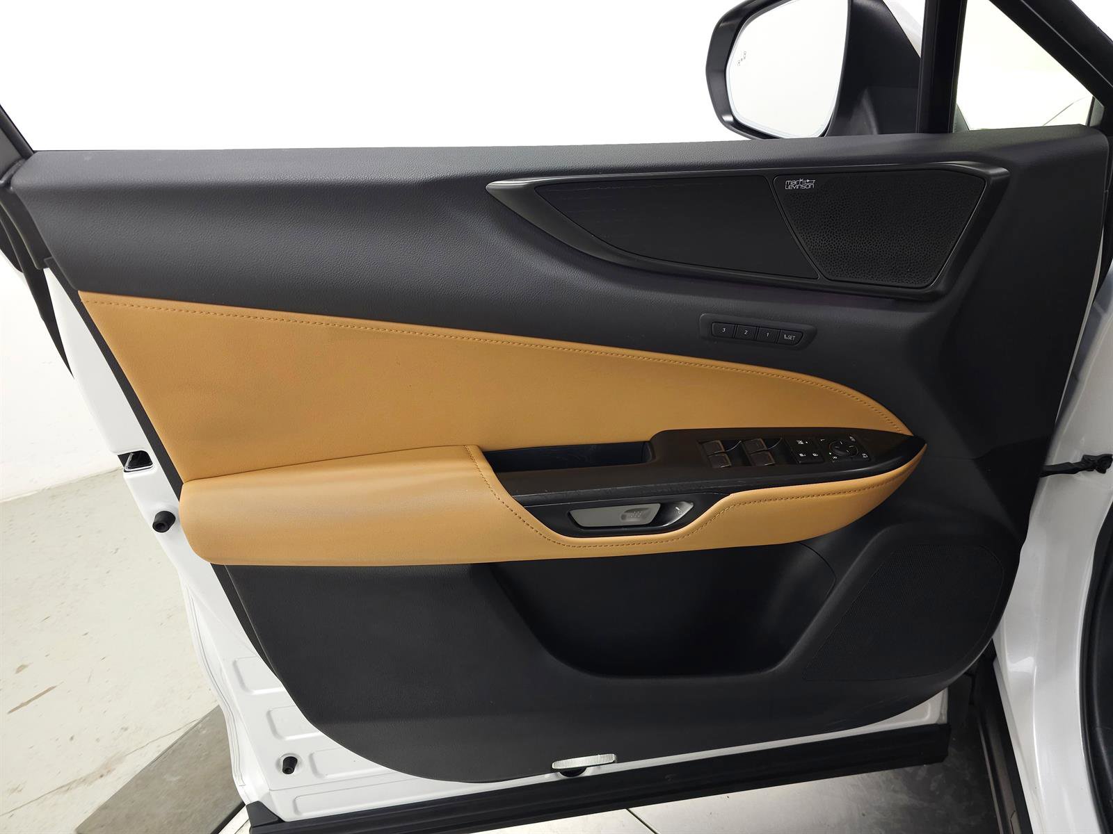 Used 2025 Lexus NX 350h AWD w/ Accessory Package (2T) image 13