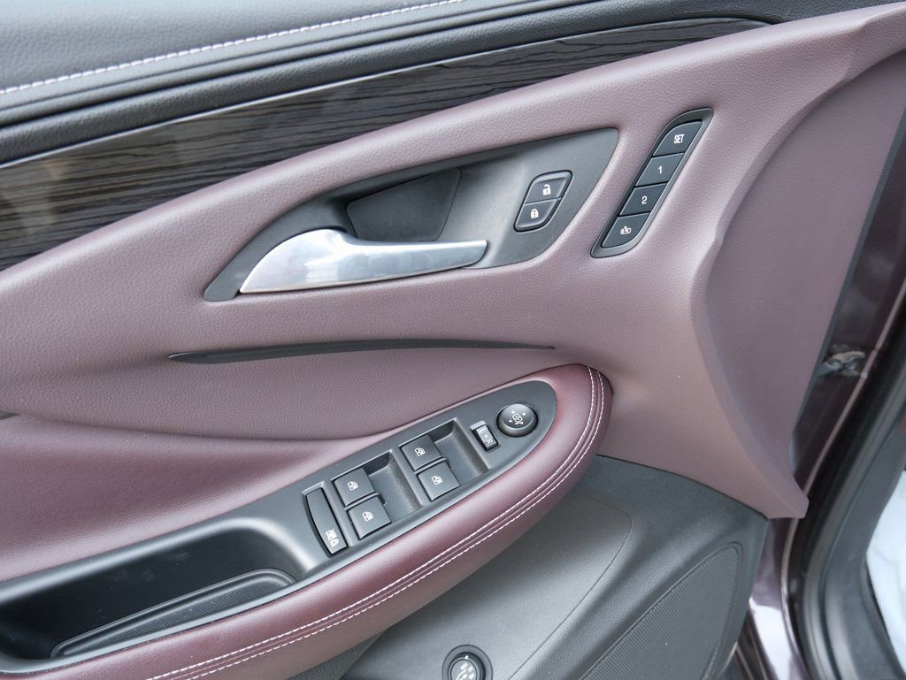 Used 2017 Buick Envision Essence image 25