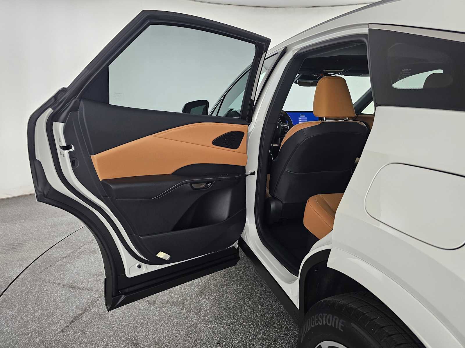 Certified 2026 Lexus RX 350 Premium w/ Accessory Package (Z1) image 15