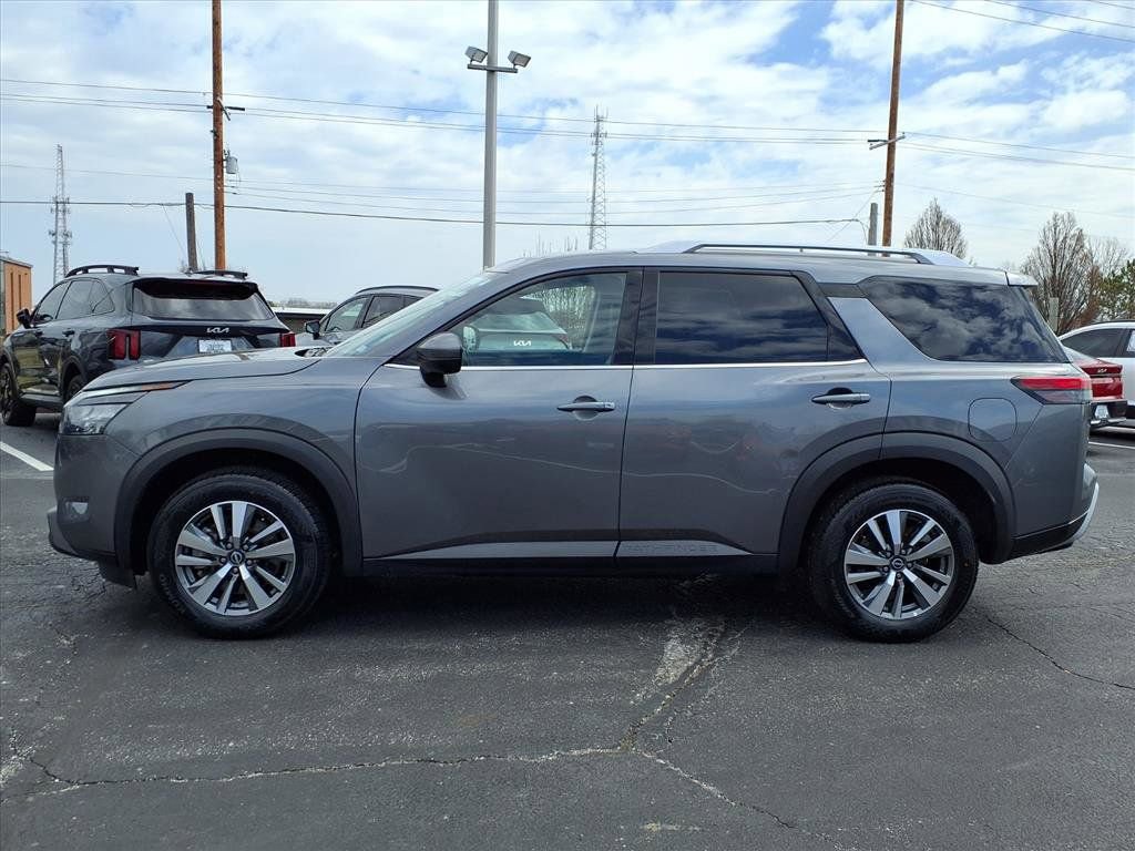 Used 2025 Nissan Pathfinder SL image 29