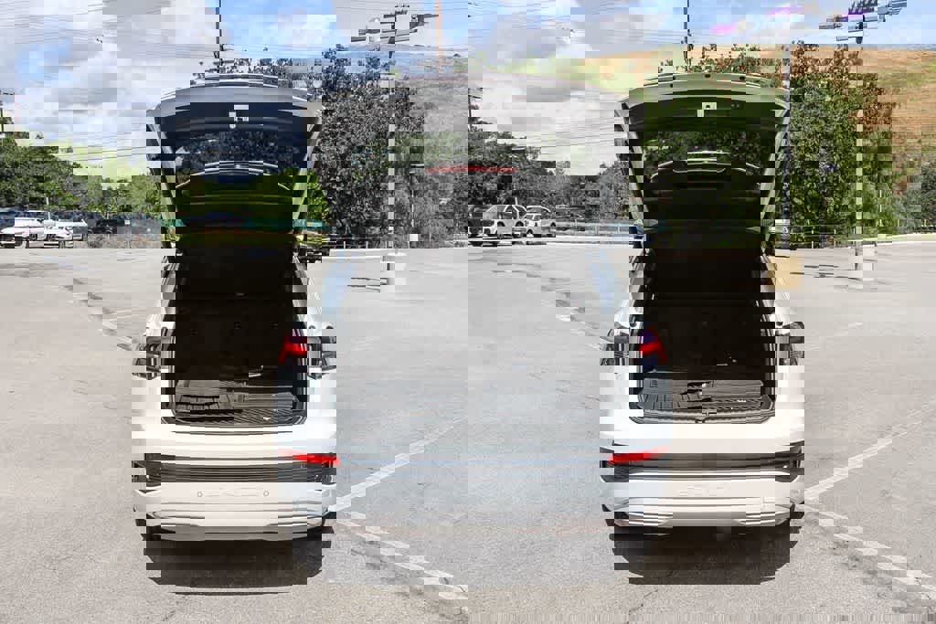 Used 2023 Audi Q4 e-tron Premium Plus w/ Premium Plus image 26