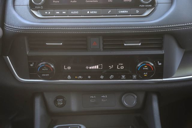 Used 2024 Nissan Rogue SV w/ SV Premium Package image 15