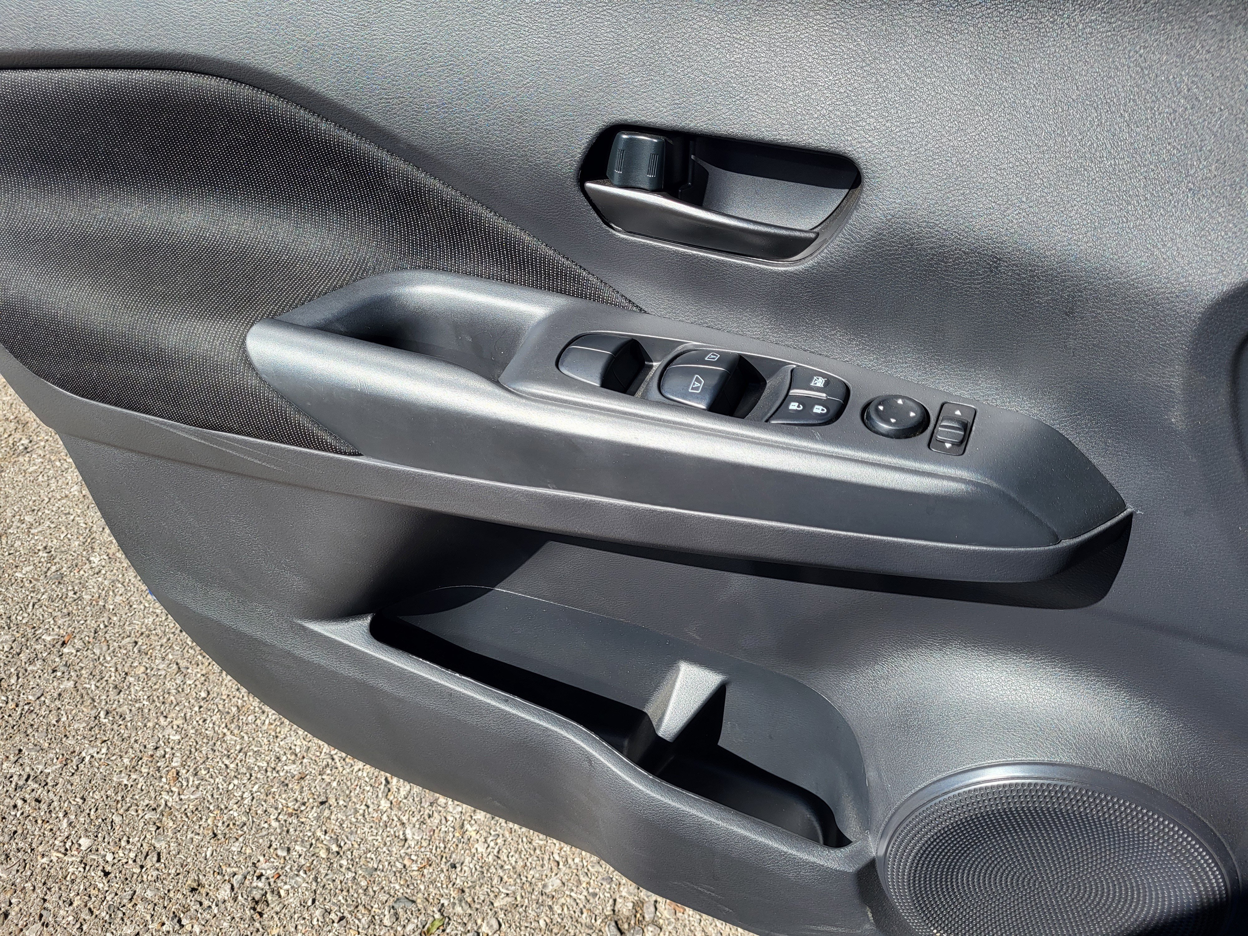 Certified 2025 Nissan Kicks Play S FWD image 22