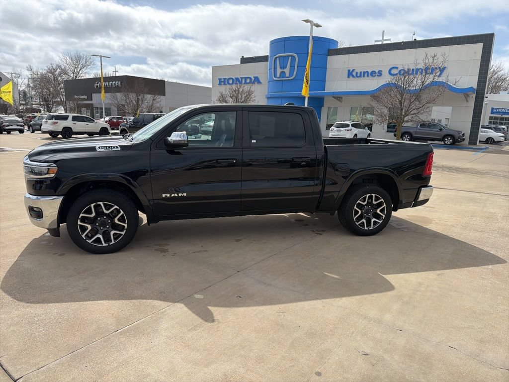 Used 2025 RAM 1500 Laramie AWD/4WD image 6