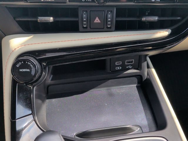 Used 2024 Lexus NX 250 FWD w/ Towing Package (2000 Lbs) image 24