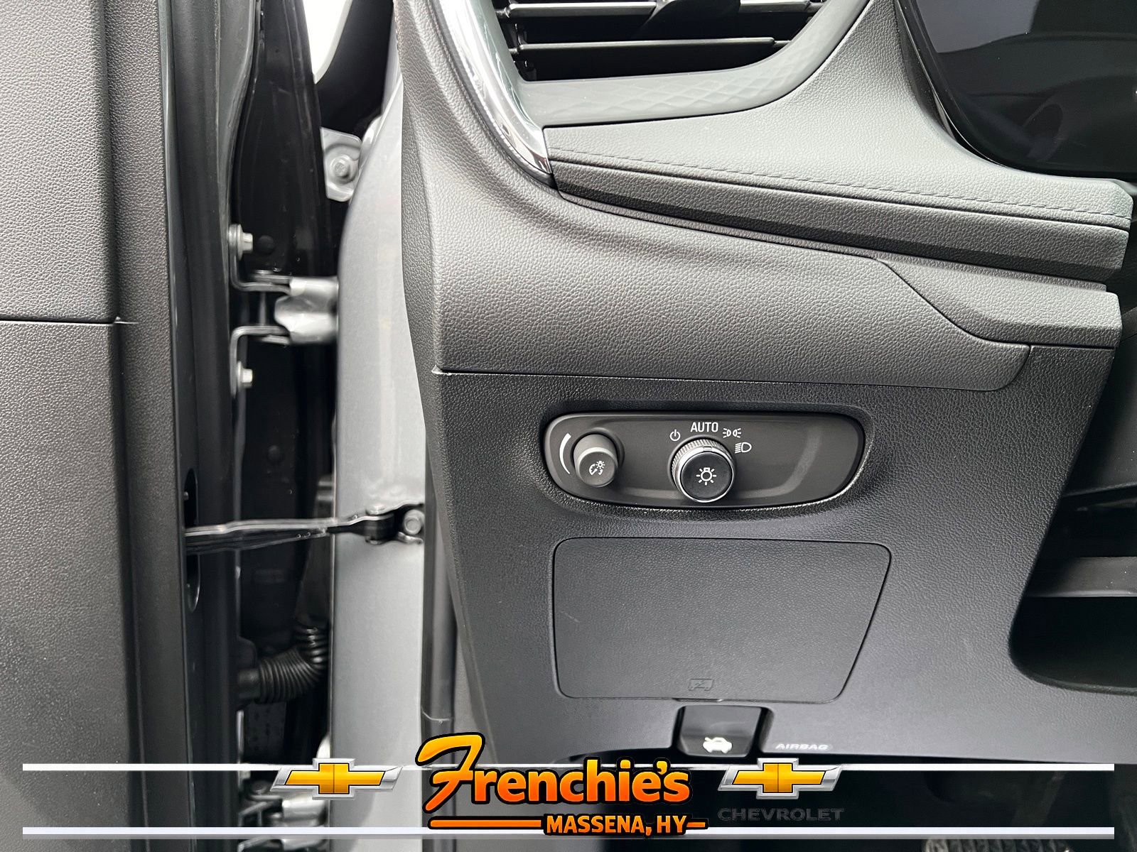 Used 2025 Buick Encore GX Preferred AWD/4WD image 10