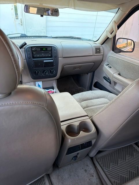Used 2004 Ford Explorer XLS RWD image 10