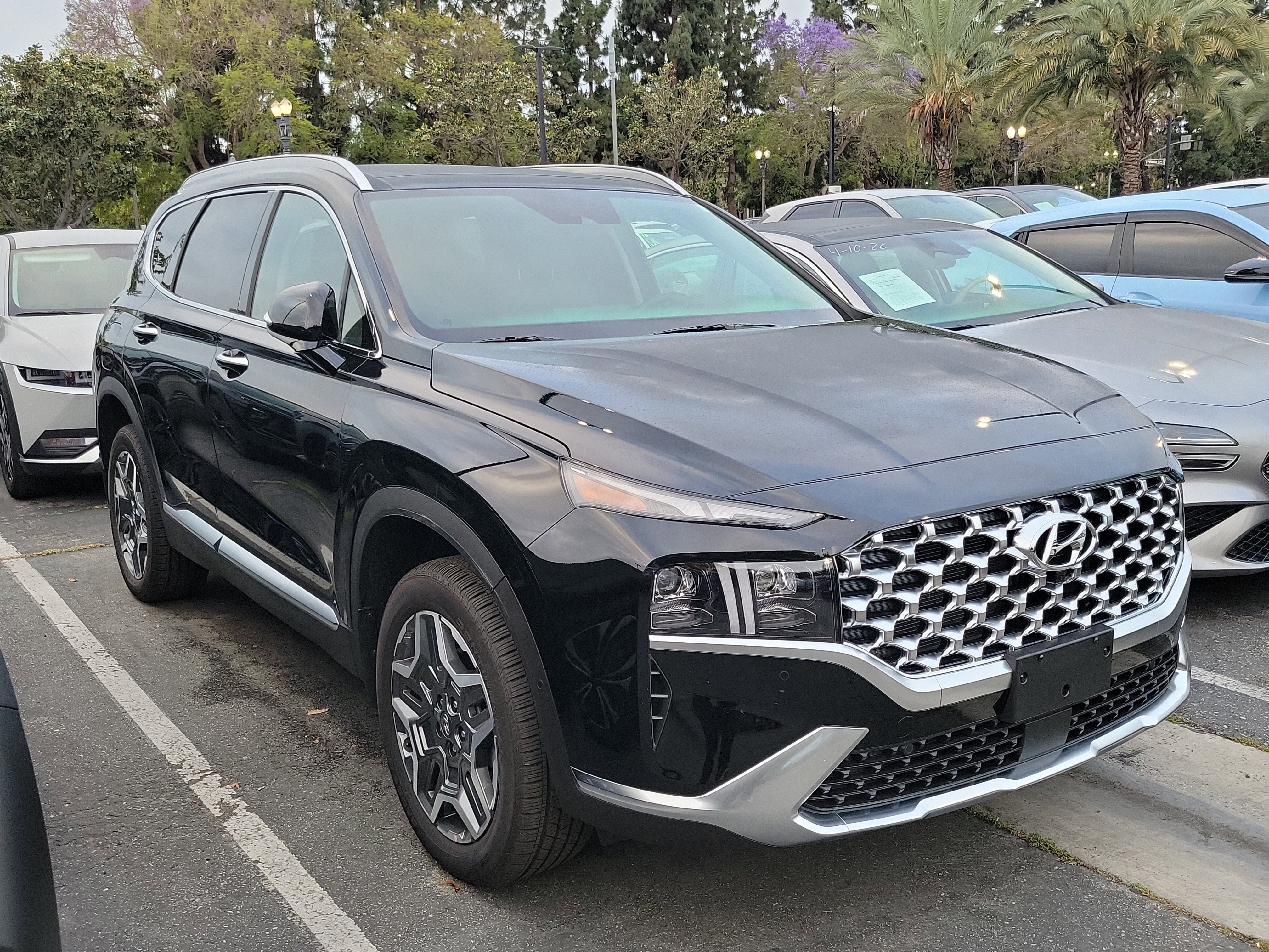 Used 2023 Hyundai Santa Fe Limited image 3