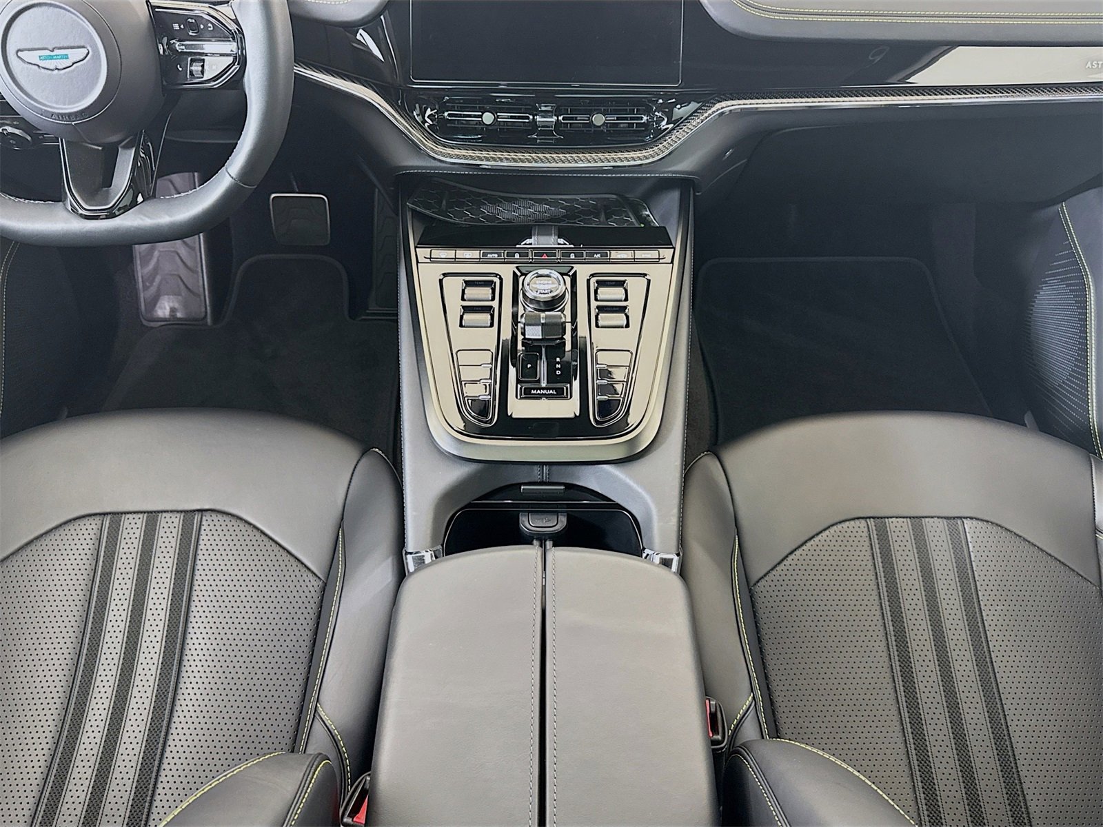 Used 2025 Aston Martin DBX 707 image 24