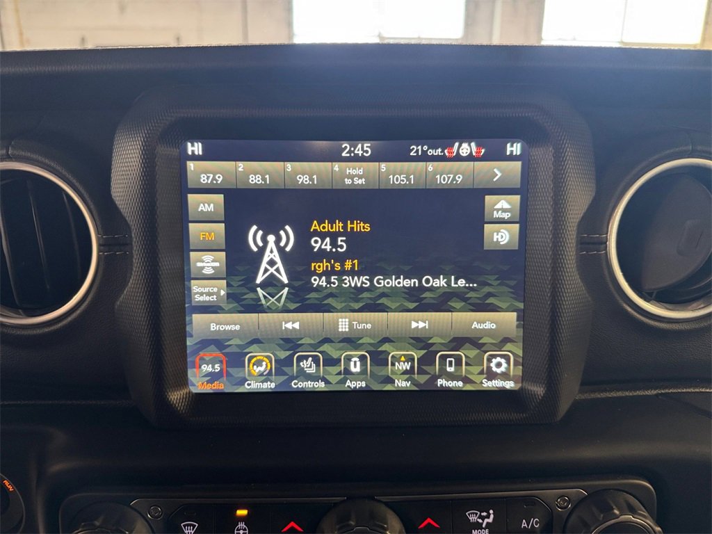 Used 2020 Jeep Wrangler Unlimited Sahara image 17