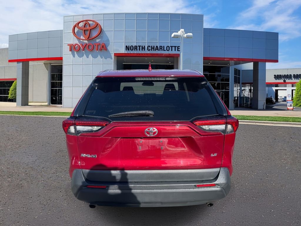 Used 2022 Toyota RAV4 LE image 8