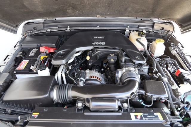 Used 2021 Jeep Gladiator Sport image 28