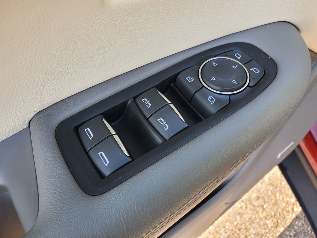 Used 2017 Cadillac XT5 Luxury w/ Driver Awareness Package FWD image 15