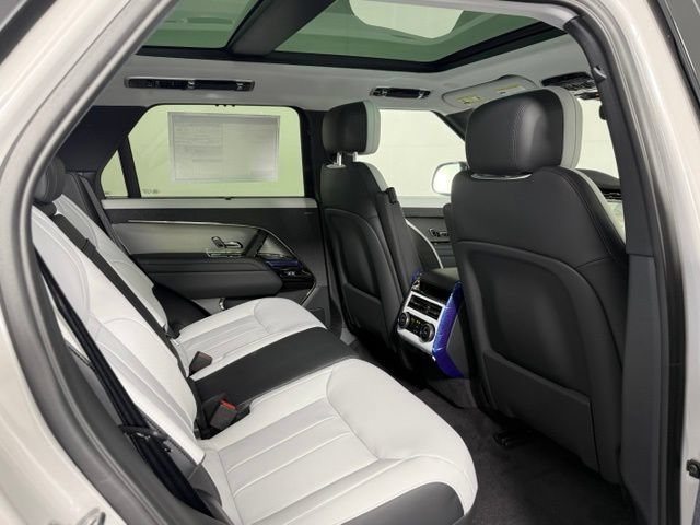 New 2026 Land Rover Range Rover Sport Dynamic SE AWD/4WD image 21