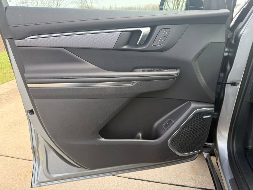 Used 2025 Buick Enclave Sport Touring image 26